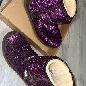 Women purple/ silver sparkly uggs size 7
